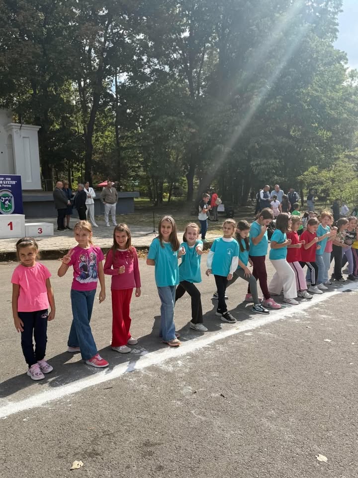 🏆 ПЪРВЕНЦИ СМЕ В ЛЕКОАТЛЕТИЧЕСКИЯ КРОС „ЗЛАТНА ЕСЕН“! 🏃♂️🏃♀️
В оспорвана надпревара с над 200 участници от целия град отборът на ОУ „Васил…